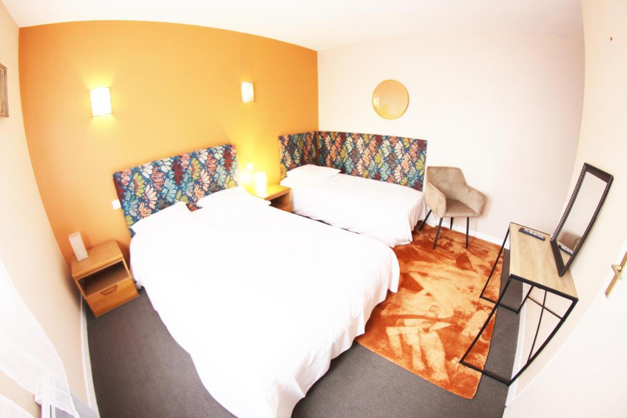 Hotel & Cantine De La 3*