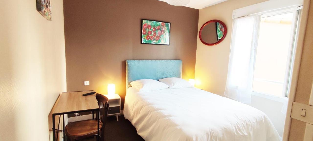 Hotel & Cantine De La 3*