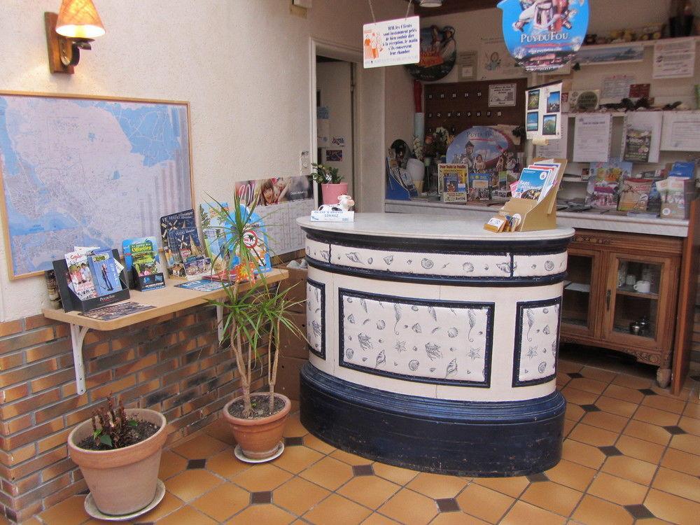 & Cantine De La Hotel